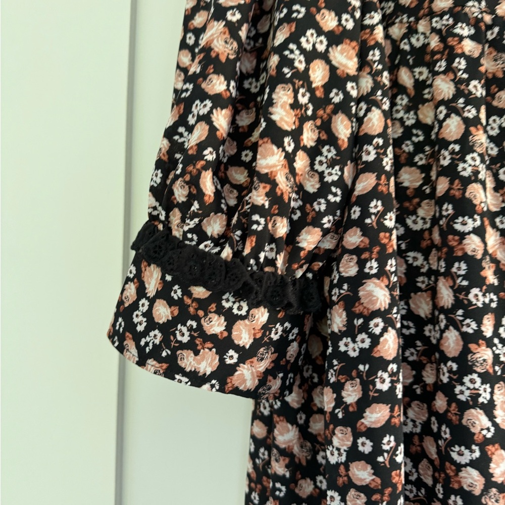 Levi's Farah Long Dress featuring a black ditsy floral print - Picture 3 of 13